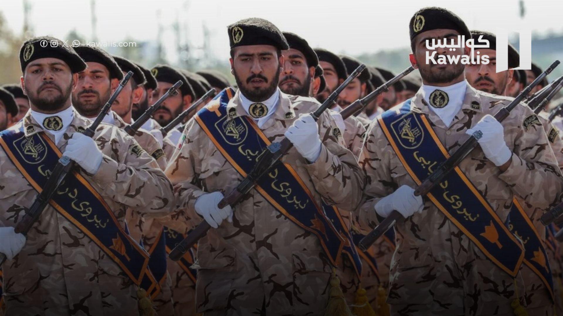 انتقال السلطة في إيران بدأ... فهل يشكل الجيش درع القيادة الجديدة بوجه "الحرس"؟